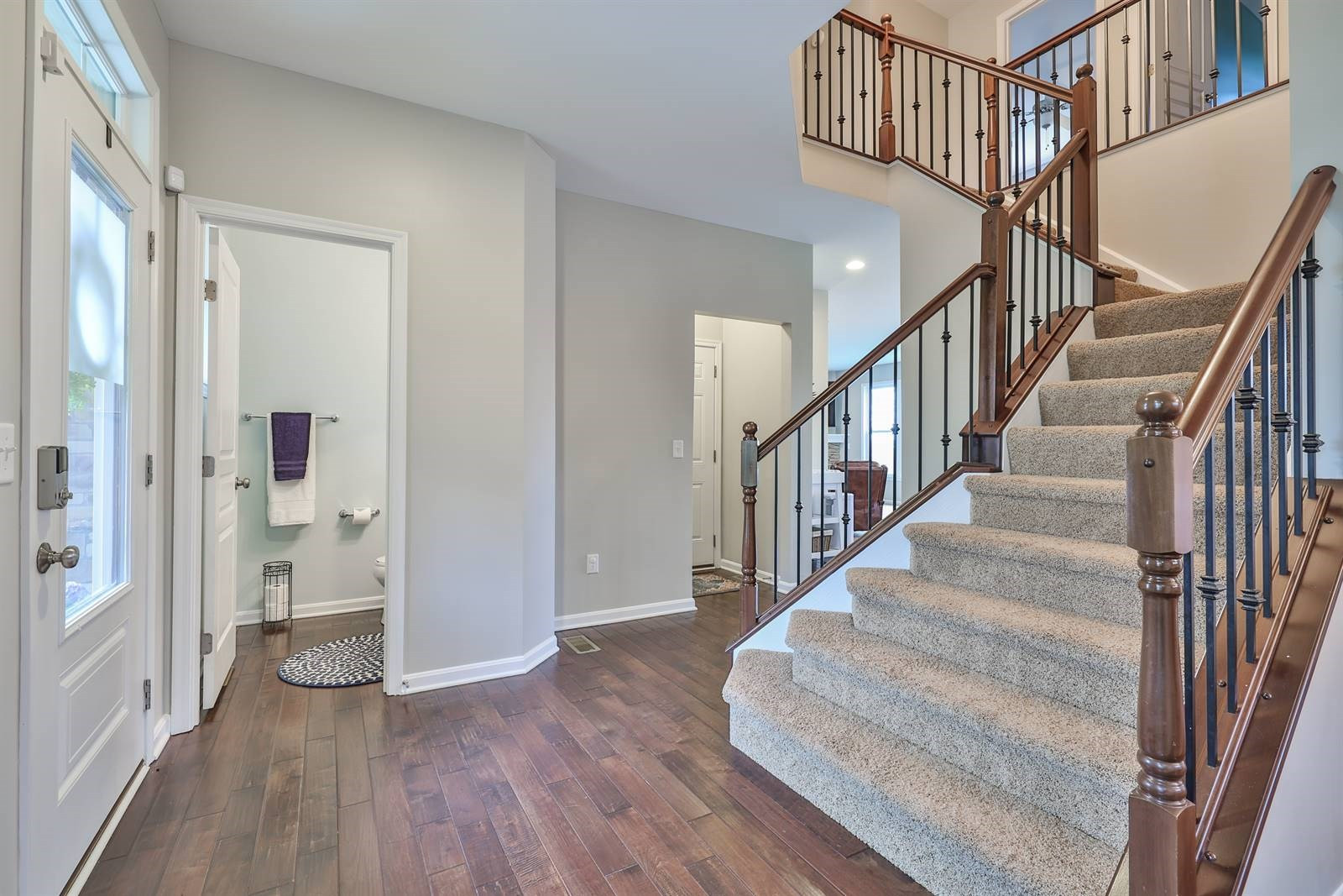 725 Sandstone Ridge Newport, KY 41076 - Photo 4 of 46 Foyer