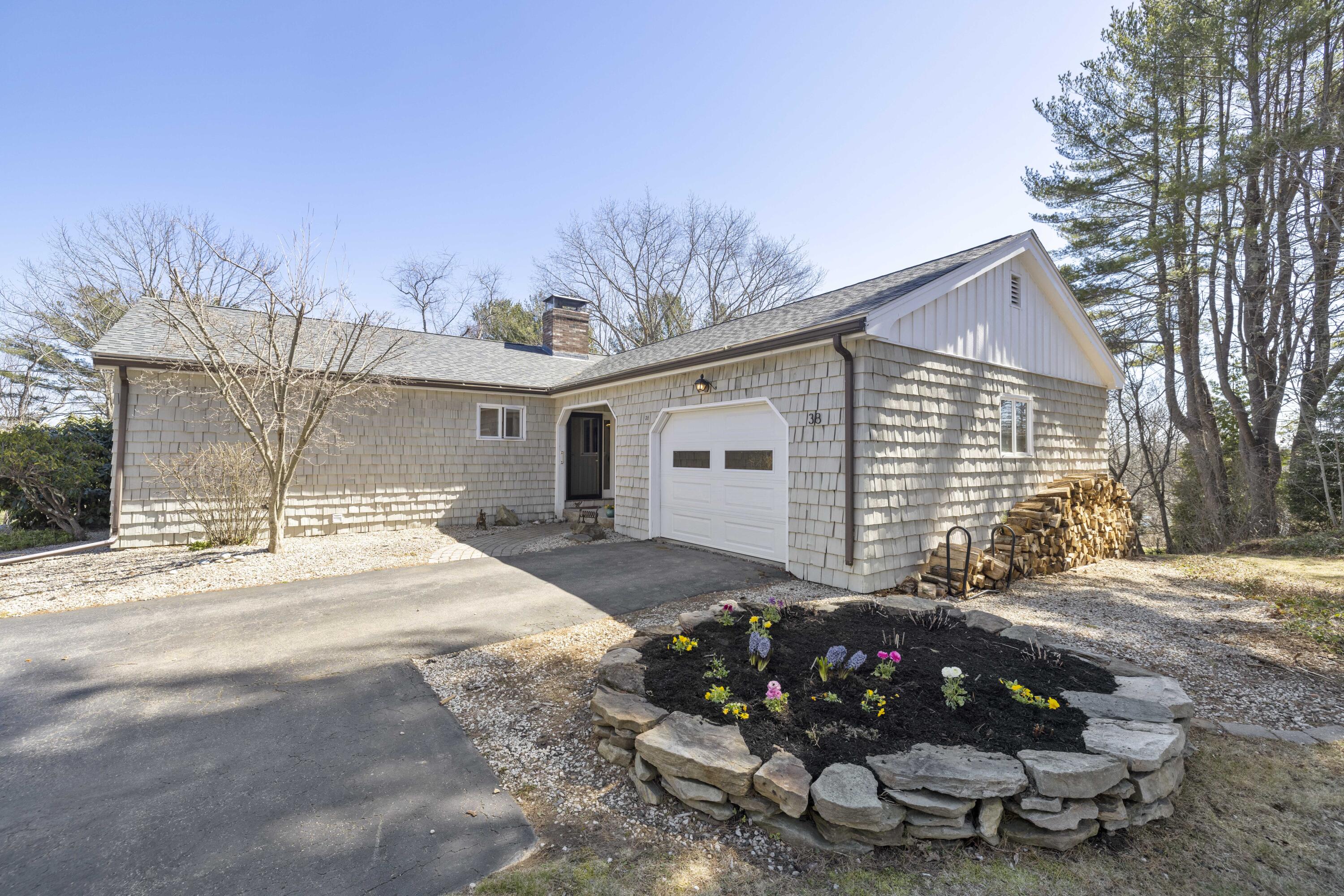 38 Goose Point Road Kittery, ME 03905 - Photo 43 of 48 View From Side Yard