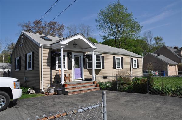 2 Selwyn Road Randolph, MA 02368 - Photo 2 of 18 Gallery Image 2