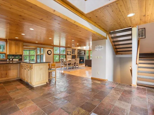 $1,880,000 | 27620 Island View Drive, Park Rapids, MN 56470
