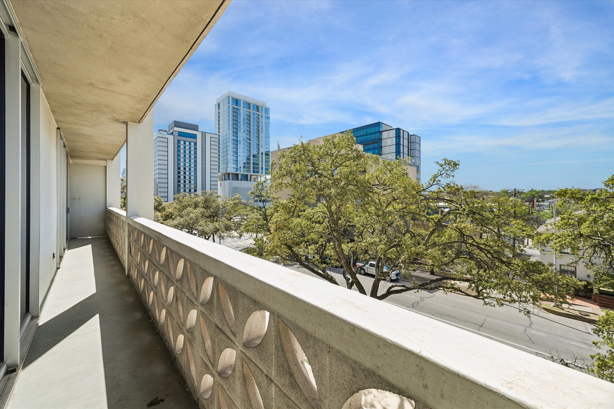 1801 Lavaca Street, Unit 3M Austin, TX 78701 - Photo 14 of 30 Balcony with a view of city