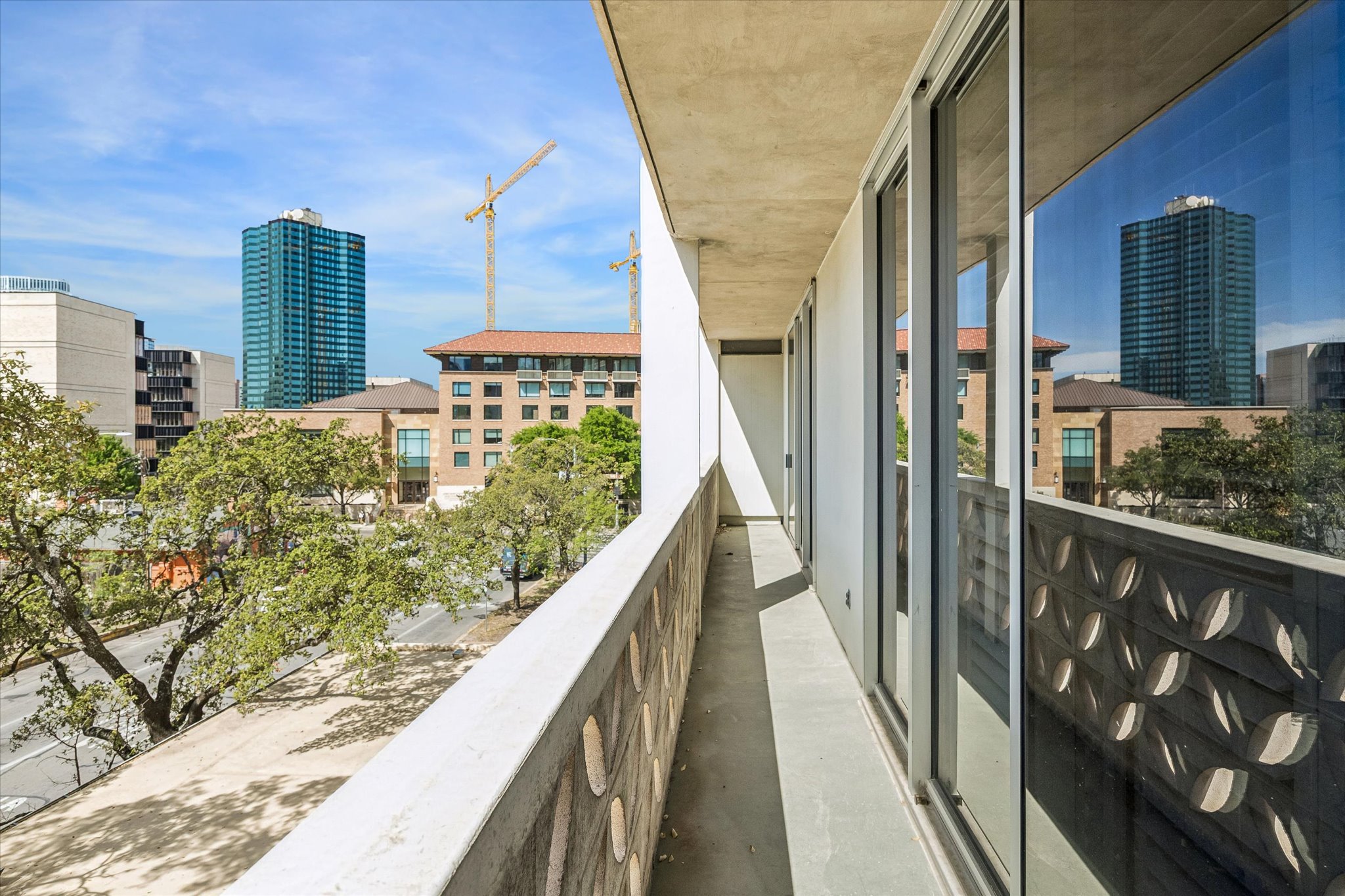 1801 Lavaca Street, Unit 3M Austin, TX 78701 - Photo 15 of 30 Balcony with a city view