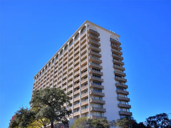 $479,000 | 1801 Lavaca Street, Unit 3M, Austin, TX 78701