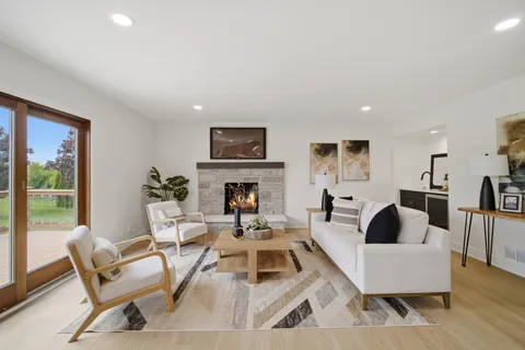 $850,000 | 28 Windemere Lane, South Barrington, IL 60192