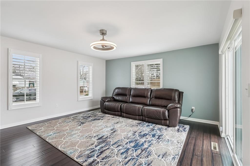 478 Jefferson Street Beaver, PA 15009 - Photo 6 of 44