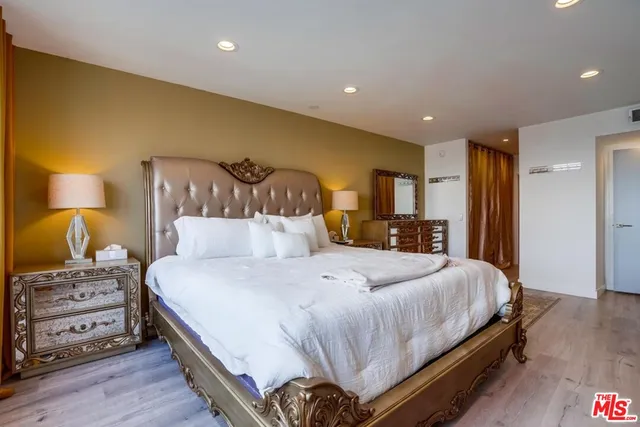 $5,550 | 7250 Franklin Avenue, Unit 802, Los Angeles, CA 90046