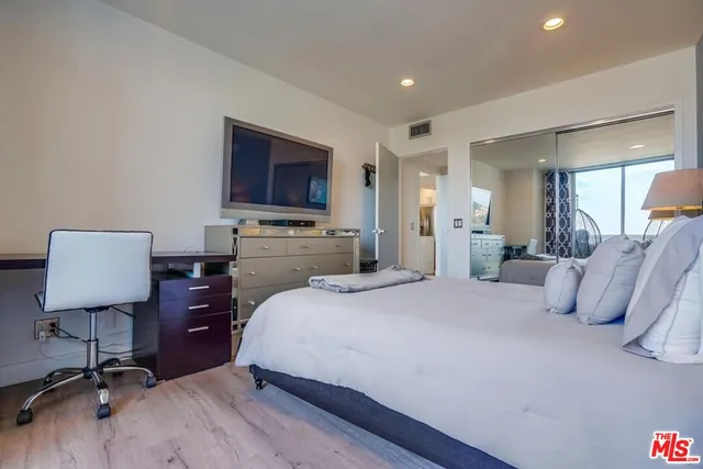 $5,550 | 7250 Franklin Avenue, Unit 802, Los Angeles, CA 90046