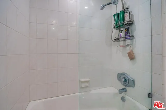 $5,550 | 7250 Franklin Avenue, Unit 802, Los Angeles, CA 90046