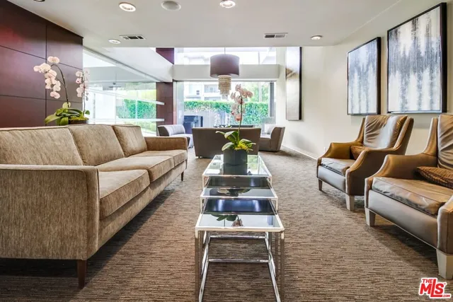 $5,550 | 7250 Franklin Avenue, Unit 802, Los Angeles, CA 90046