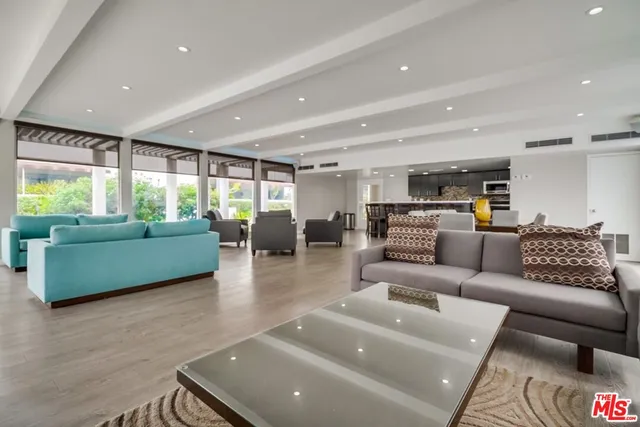 $5,550 | 7250 Franklin Avenue, Unit 802, Los Angeles, CA 90046