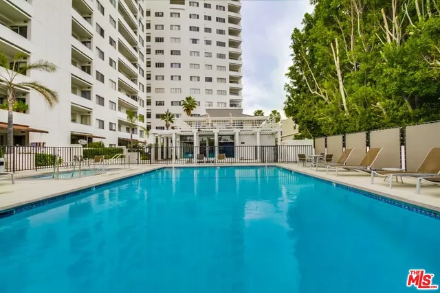 $5,550 | 7250 Franklin Avenue, Unit 802, Los Angeles, CA 90046