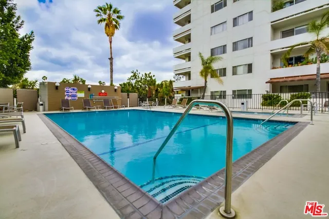 $5,550 | 7250 Franklin Avenue, Unit 802, Los Angeles, CA 90046