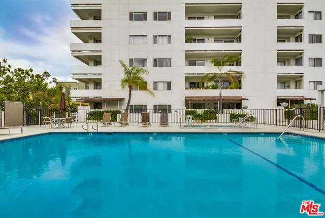 $5,550 | 7250 Franklin Avenue, Unit 802, Los Angeles, CA 90046