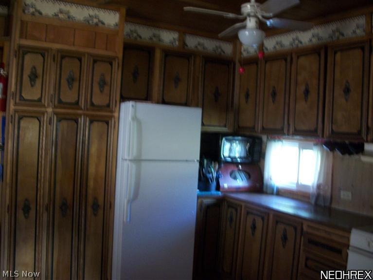 4228 Center Road Conneaut, OH 44030 - Photo 5 of 19 KITCHEN