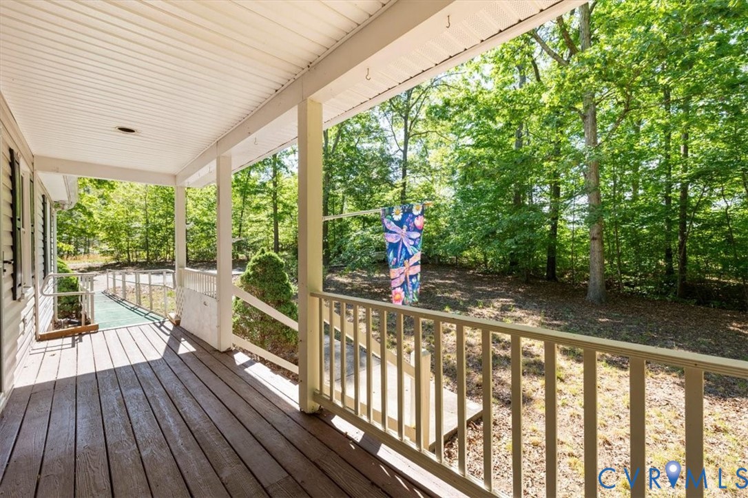 147 Barter Hill Road Cumberland, VA 23040 - Photo 2 of 32 Front Porch