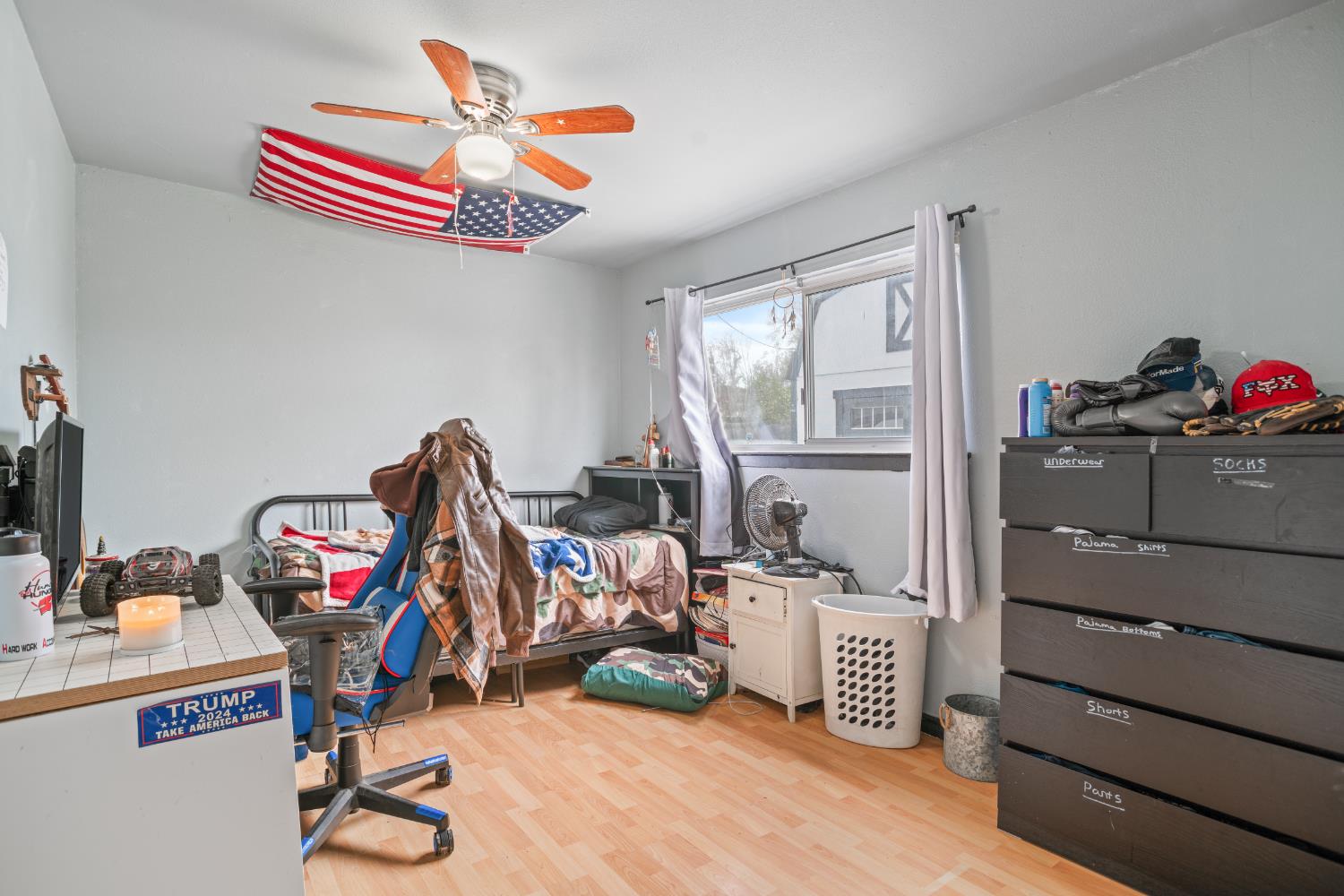 832 Jackson Street Winters, CA 95694 - Photo 21 of 41 office space featuring light wood-style floors and ceiling fan