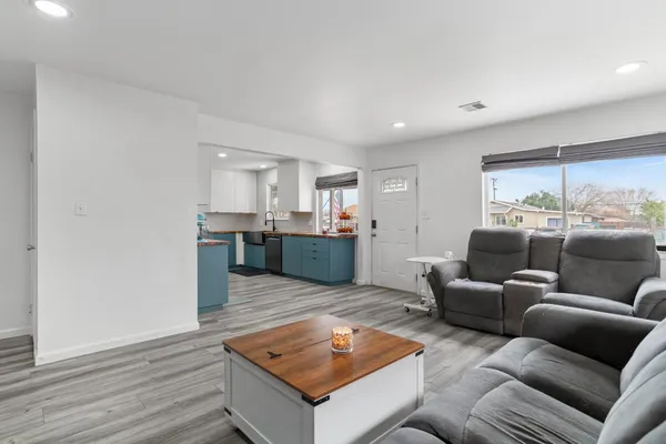 $499,999 | 832 Jackson Street, Winters, CA 95694