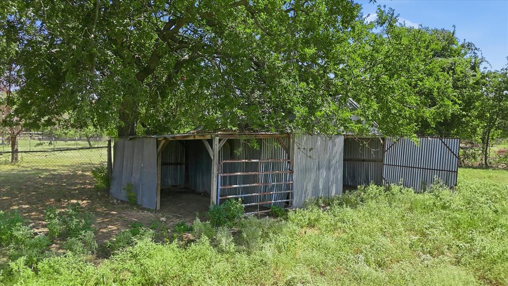 892 Highland Circle Springtown, TX 76082 - Photo 34 of 40 Come take a look!