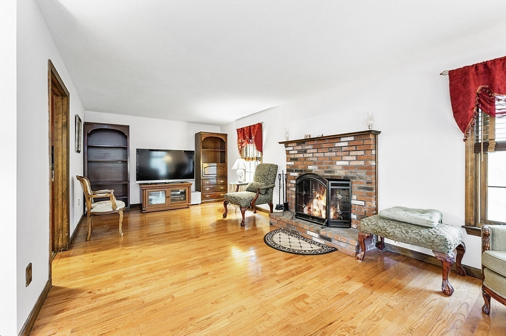140 Ruby Road Dracut, MA 01826 - Photo 16 of 41 Gallery Image 16