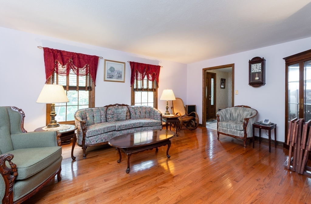 140 Ruby Road Dracut, MA 01826 - Photo 17 of 41 Gallery Image 17