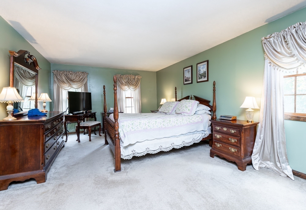140 Ruby Road Dracut, MA 01826 - Photo 19 of 41 Gallery Image 19