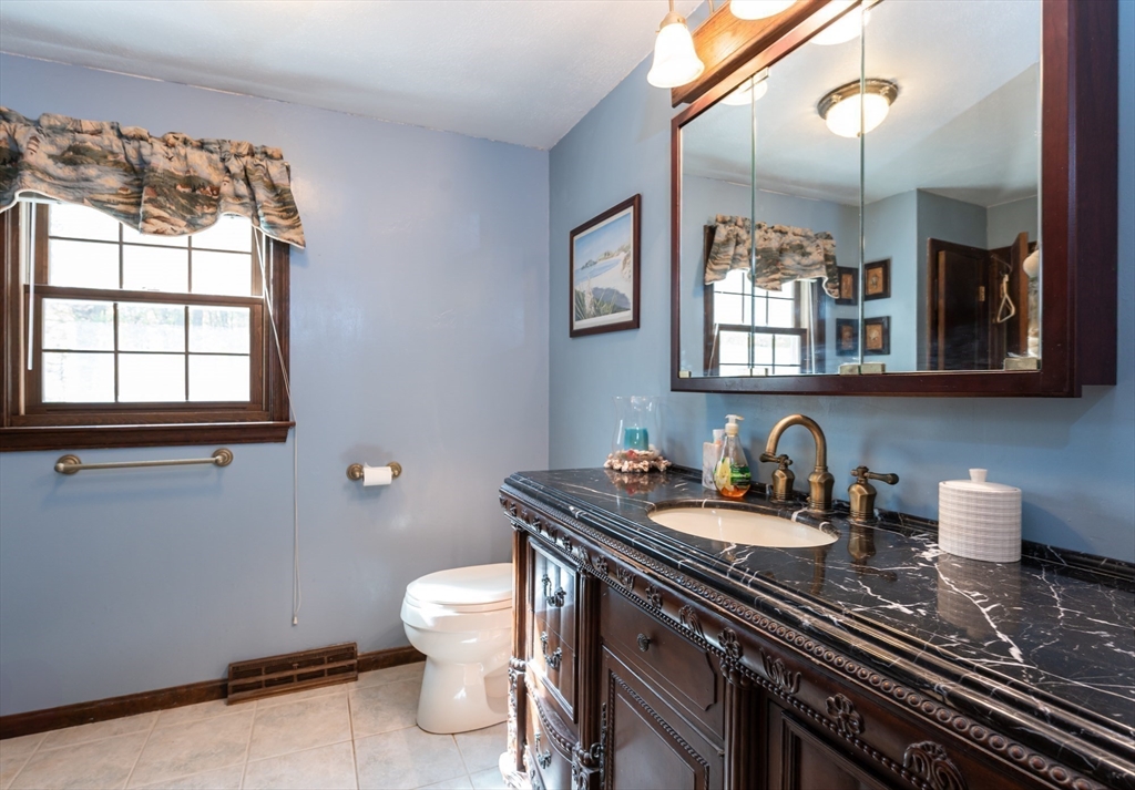 140 Ruby Road Dracut, MA 01826 - Photo 21 of 41 Gallery Image 21