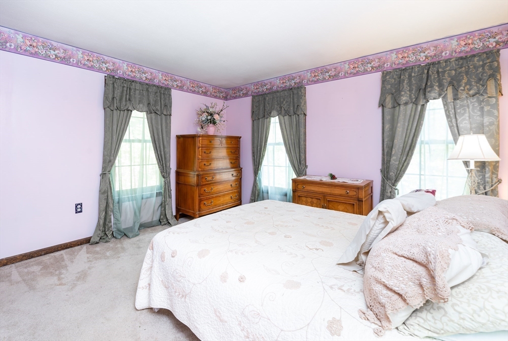 140 Ruby Road Dracut, MA 01826 - Photo 25 of 41 Gallery Image 25