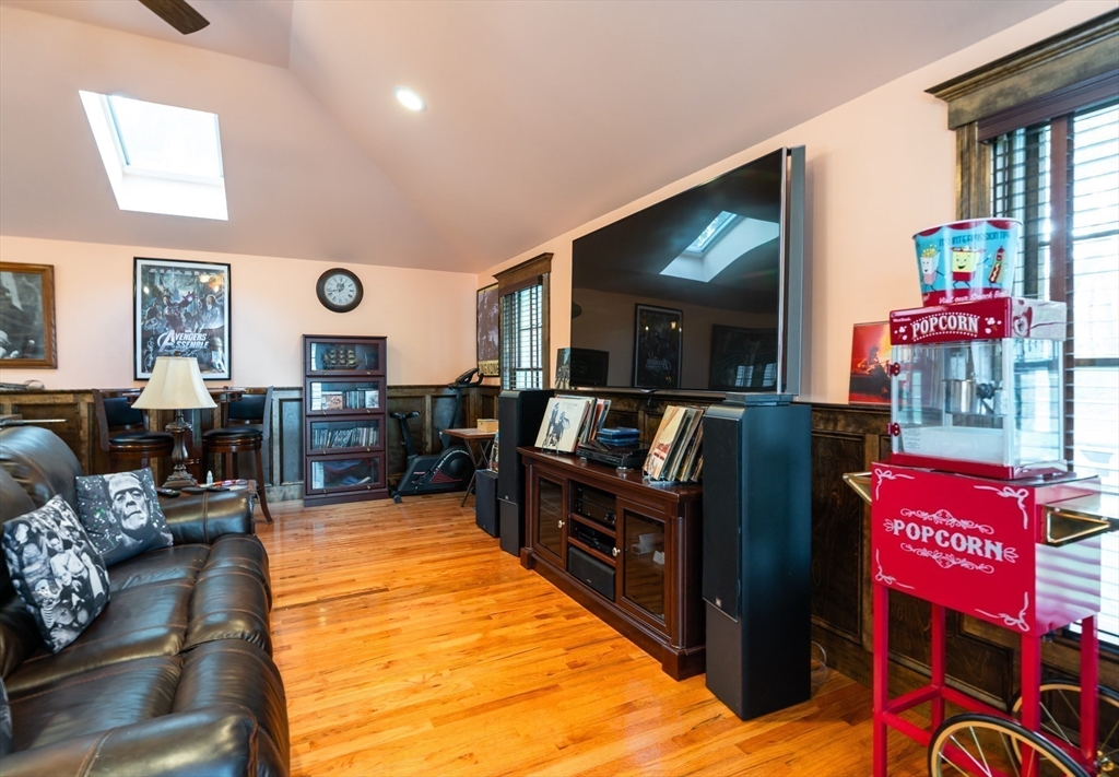 140 Ruby Road Dracut, MA 01826 - Photo 9 of 41 Gallery Image 9