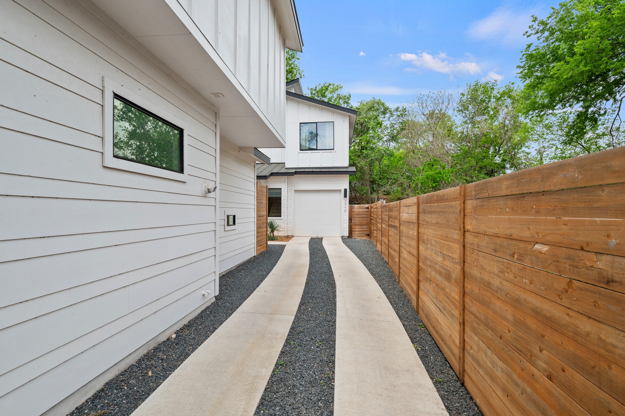 1710 Adina Street, Unit 2 Austin, TX 78721 - Photo 29 of 32