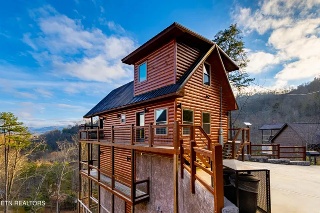 $699,000 | 2138 Rising Fawn Way, Sevierville, TN 37862