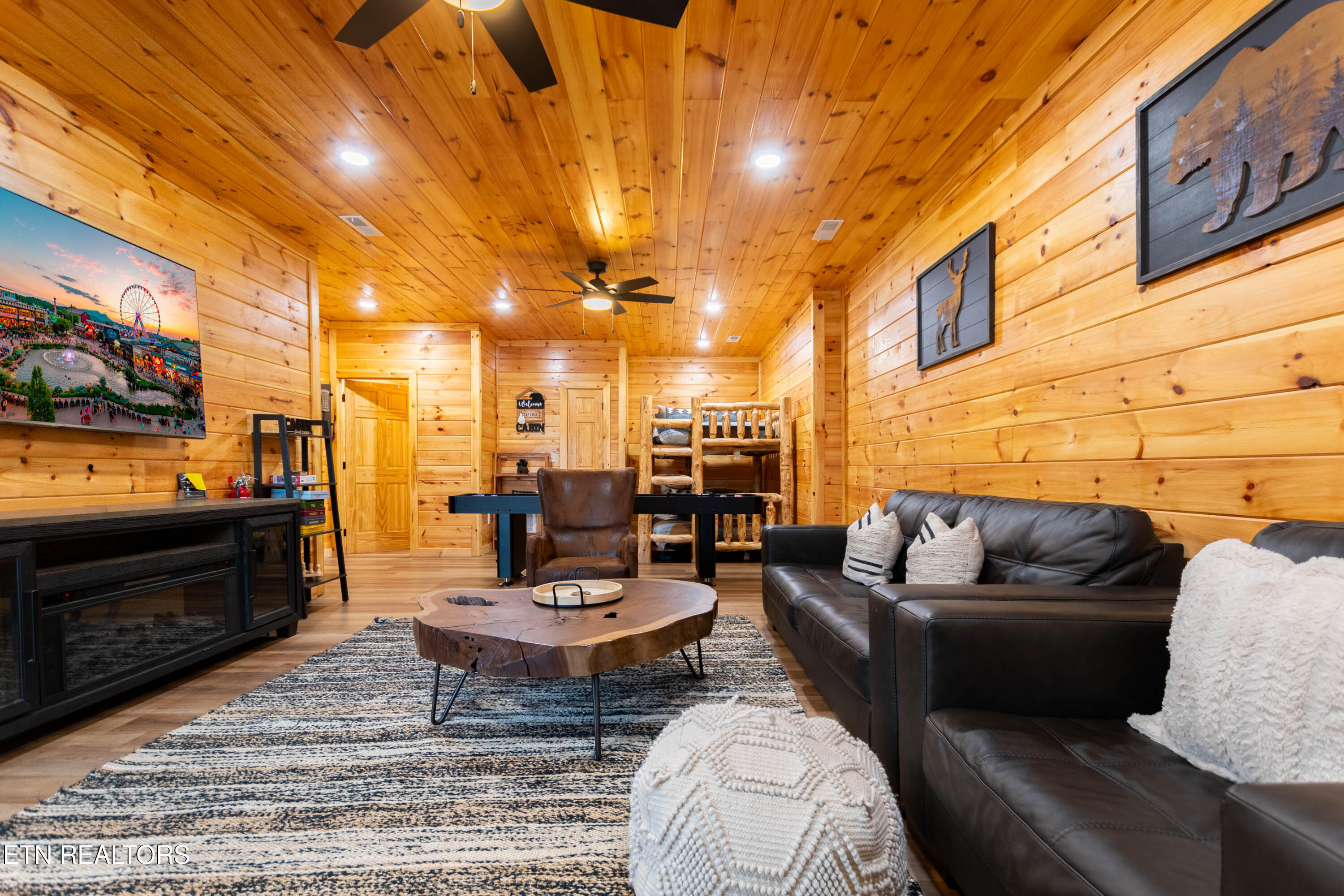 2138 Rising Fawn Way Sevierville, TN 37862 - Photo 25 of 45 2138 Rising Fawn, Gatlinburg TN DSC_6090