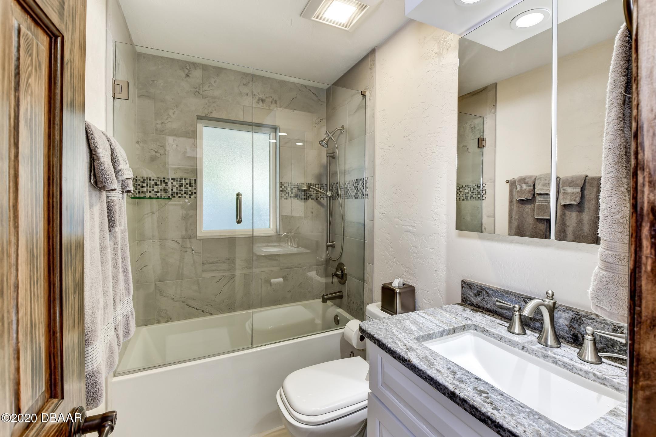 2287 River Ridge Road DeLand, FL 32720 - Photo 19 of 45 17-Guest Bath