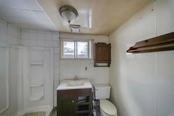 $170,000 | 3 Avenue, Godeffroy, NY 12729
