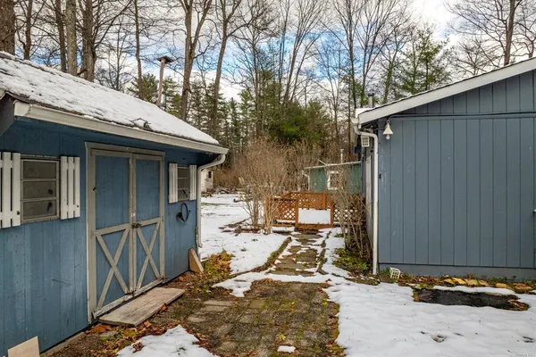 $170,000 | 3 Avenue, Godeffroy, NY 12729