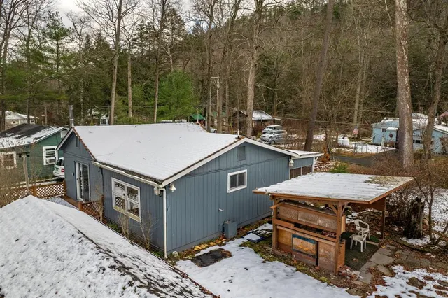 $170,000 | 3 Avenue, Godeffroy, NY 12729