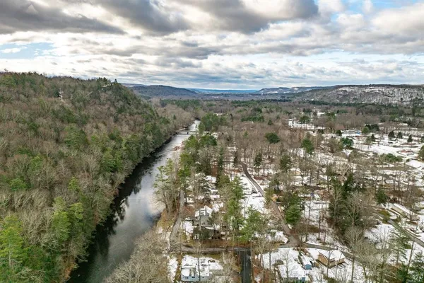 $170,000 | 3 Avenue, Godeffroy, NY 12729