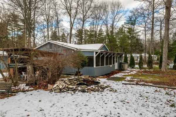 $170,000 | 3 Avenue, Godeffroy, NY 12729