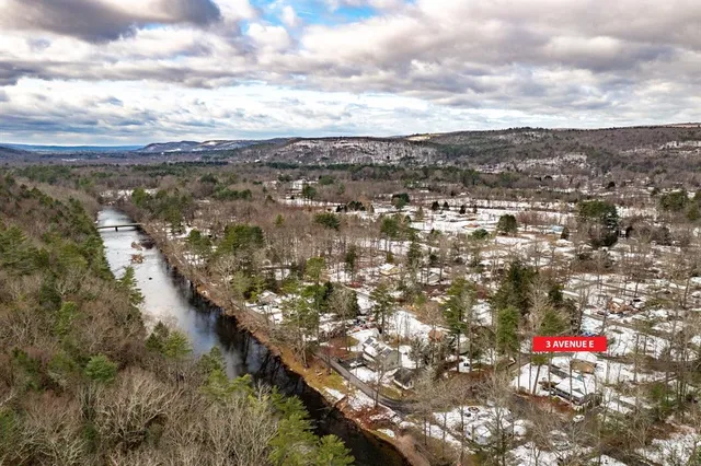 $170,000 | 3 Avenue, Godeffroy, NY 12729