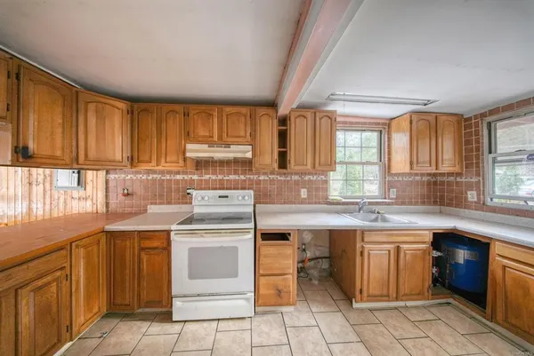$170,000 | 3 Avenue, Godeffroy, NY 12729