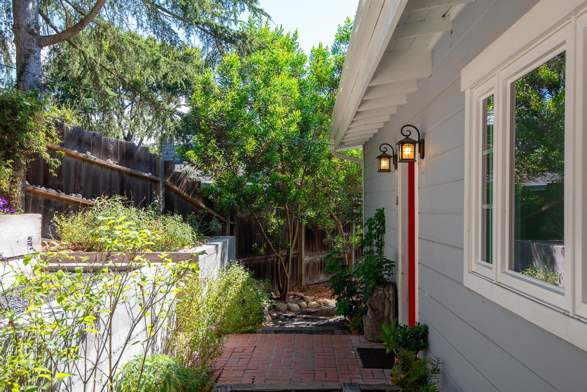 30 Skyline Circle Santa Barbara, CA 93109 - Photo 2 of 27 Front