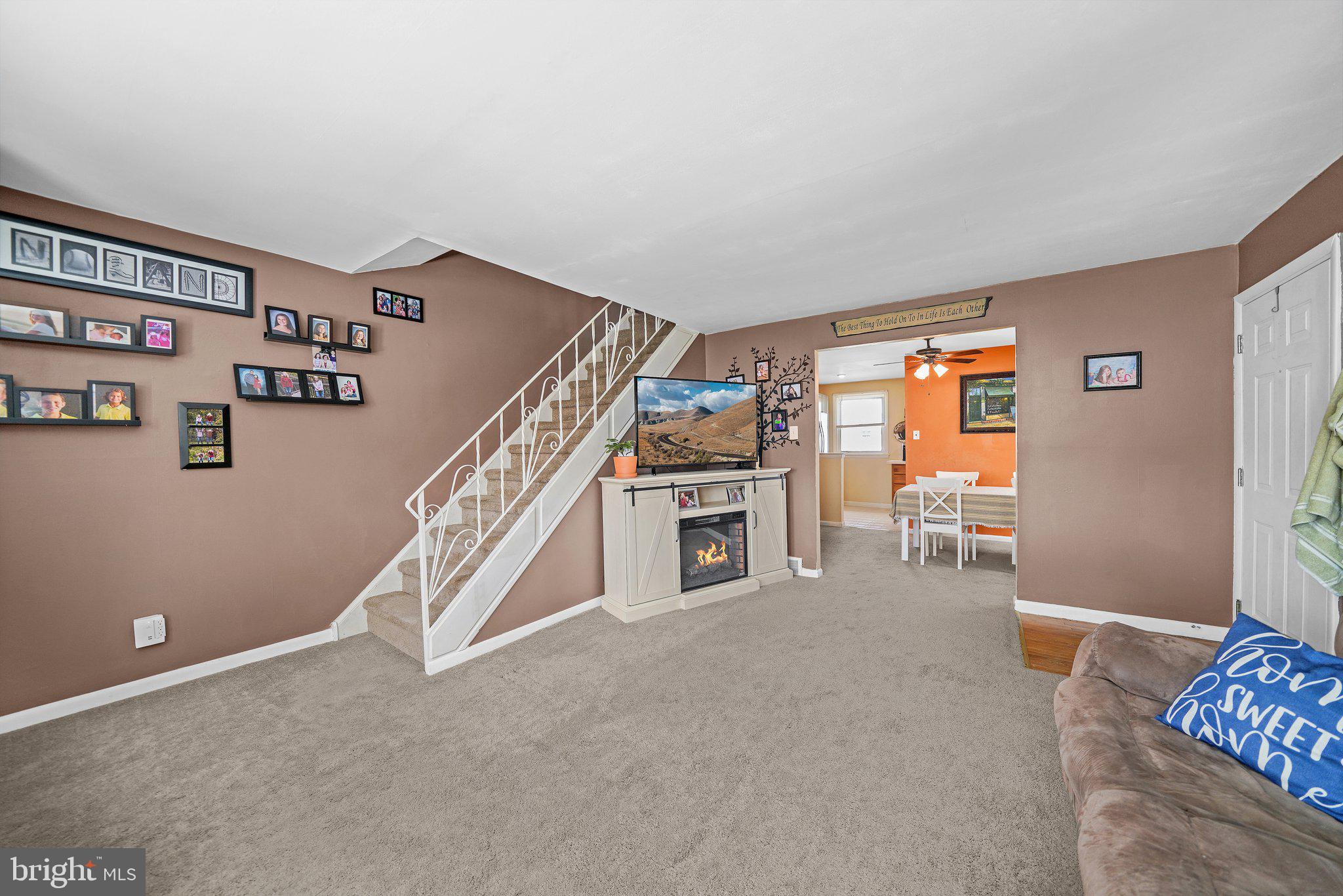 9965 Bridle Road Philadelphia, PA 19115 - Photo 3 of 33 Gallery Image 3