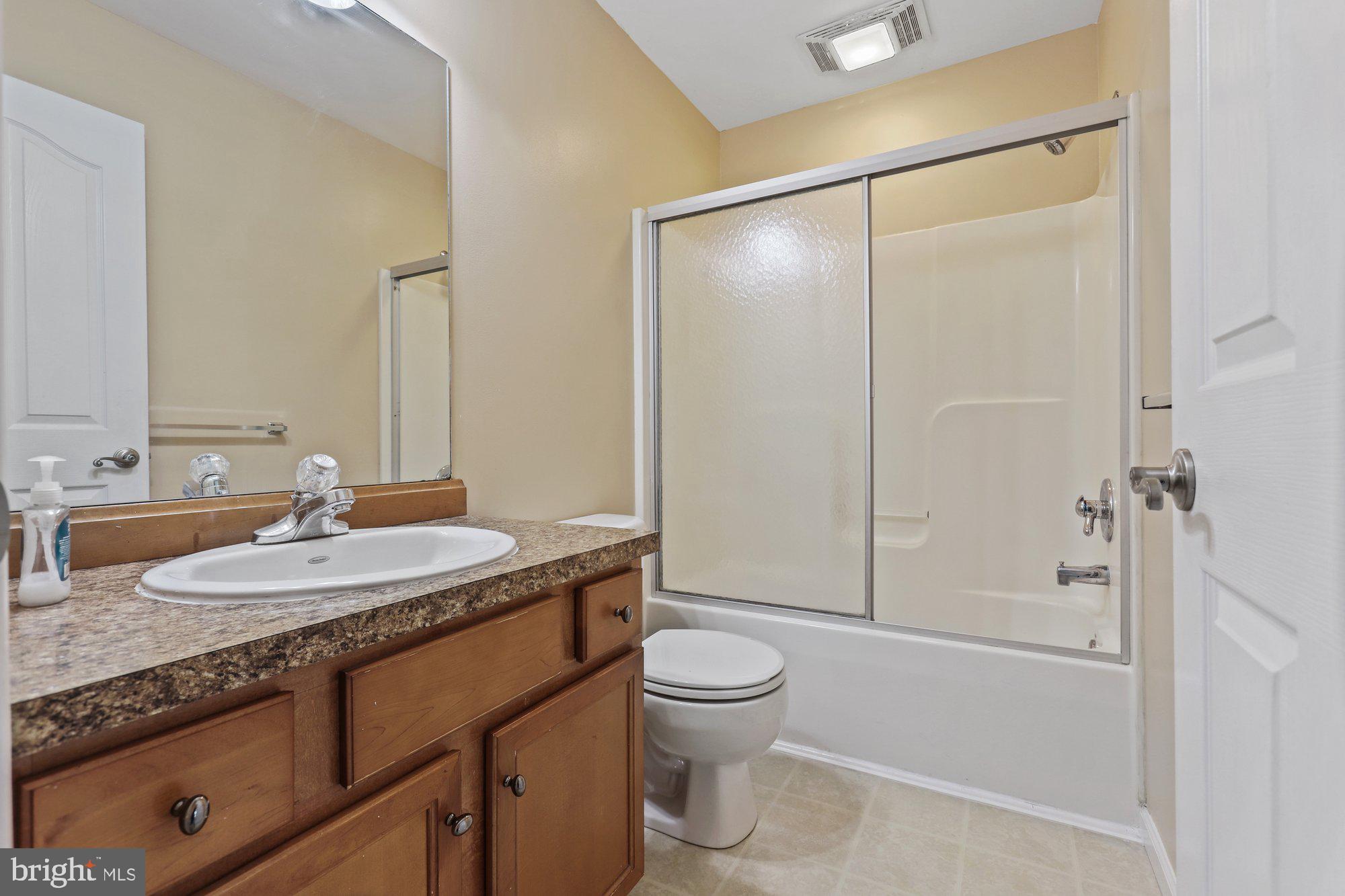 1232 Overlook Road Middletown, PA 17057 - Photo 11 of 26 Second Floor Full Hall Bath