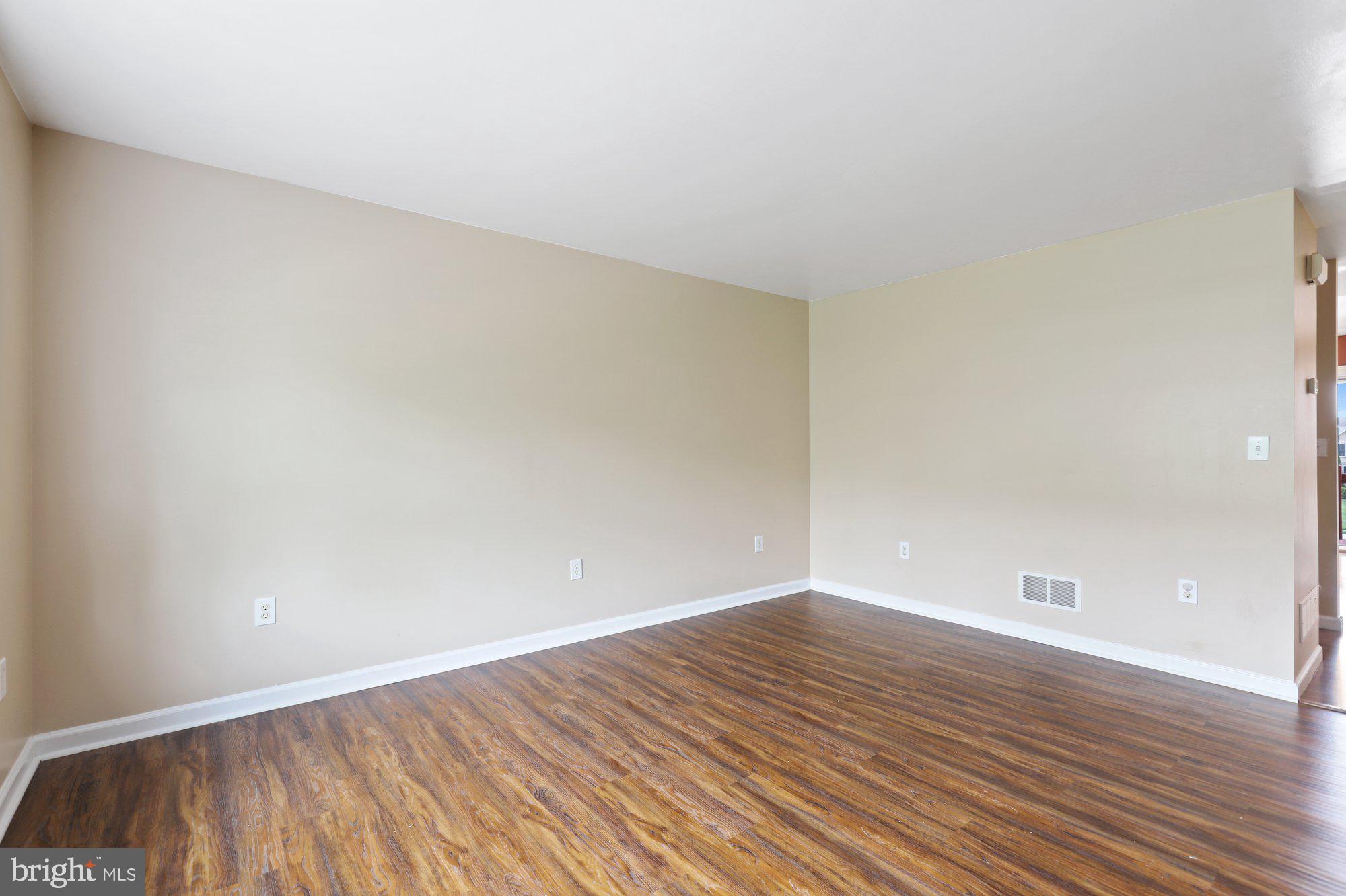 1232 Overlook Road Middletown, PA 17057 - Photo 4 of 26 Front Family Room Area