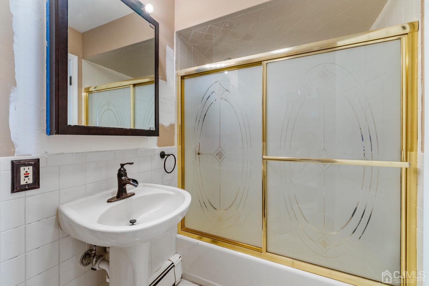 33 Runnymede Road Clark, NJ 07066 - Photo 17 of 20 Gallery Image 17
