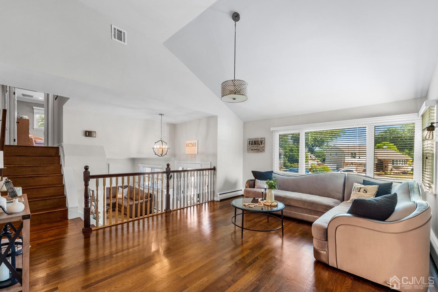 33 Runnymede Road Clark, NJ 07066 - Photo 5 of 20 Gallery Image 5