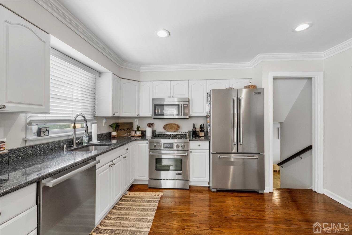 33 Runnymede Road Clark, NJ 07066 - Photo 8 of 20 Gallery Image 8