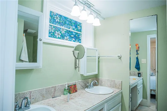 $2,150 | 1933 Bayou Road, New Orleans, LA 70116