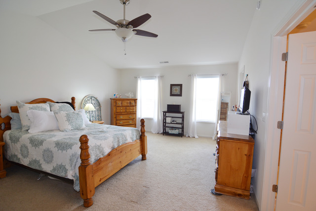 1005 Alberta Road Elgin, IL 60124 - Photo 13 of 19