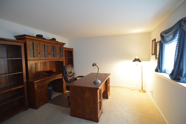 1005 Alberta Road Elgin, IL 60124 - Photo 18 of 19