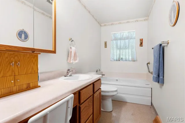 $360,000 | 8345 Highway 143, Edwardsville, IL 62025